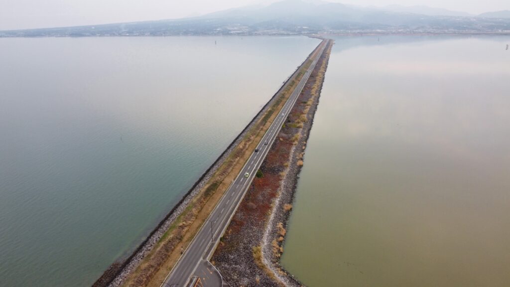 諫早市の諫早湾干拓堤防道路