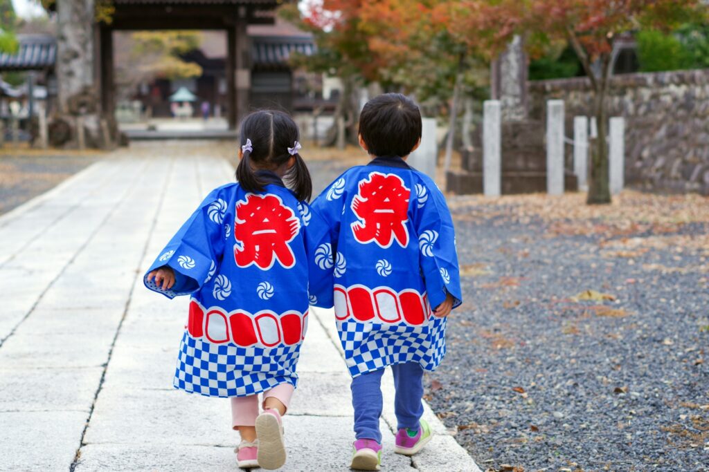 大阪府和泉市の祭りの子ども