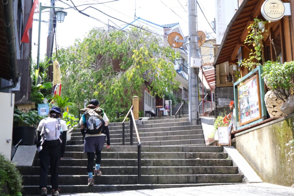 生駒市の宝山寺参道