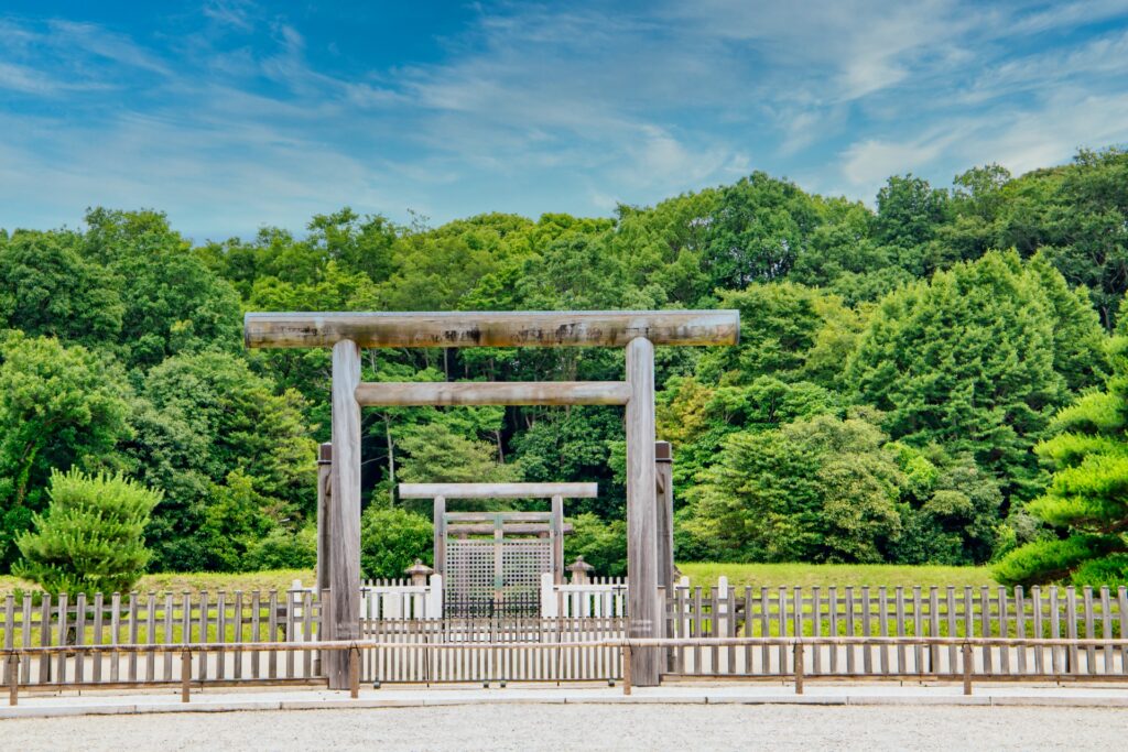 橿原市の神武天皇陵