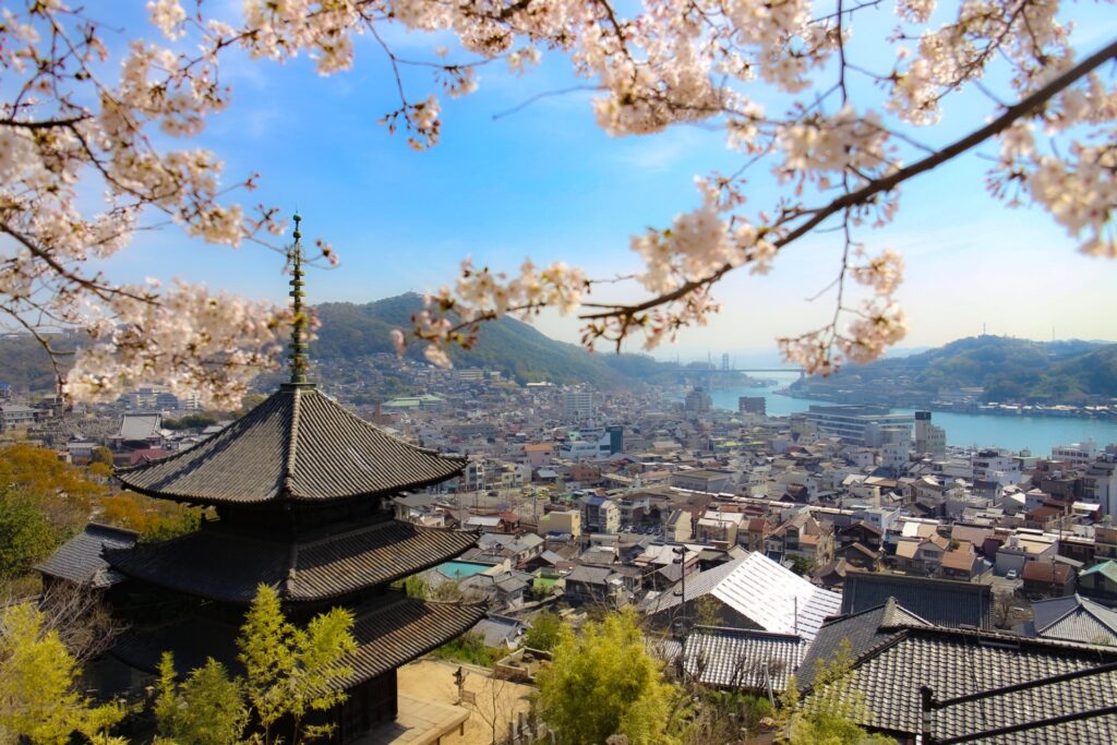 尾道市の桜と尾道市街