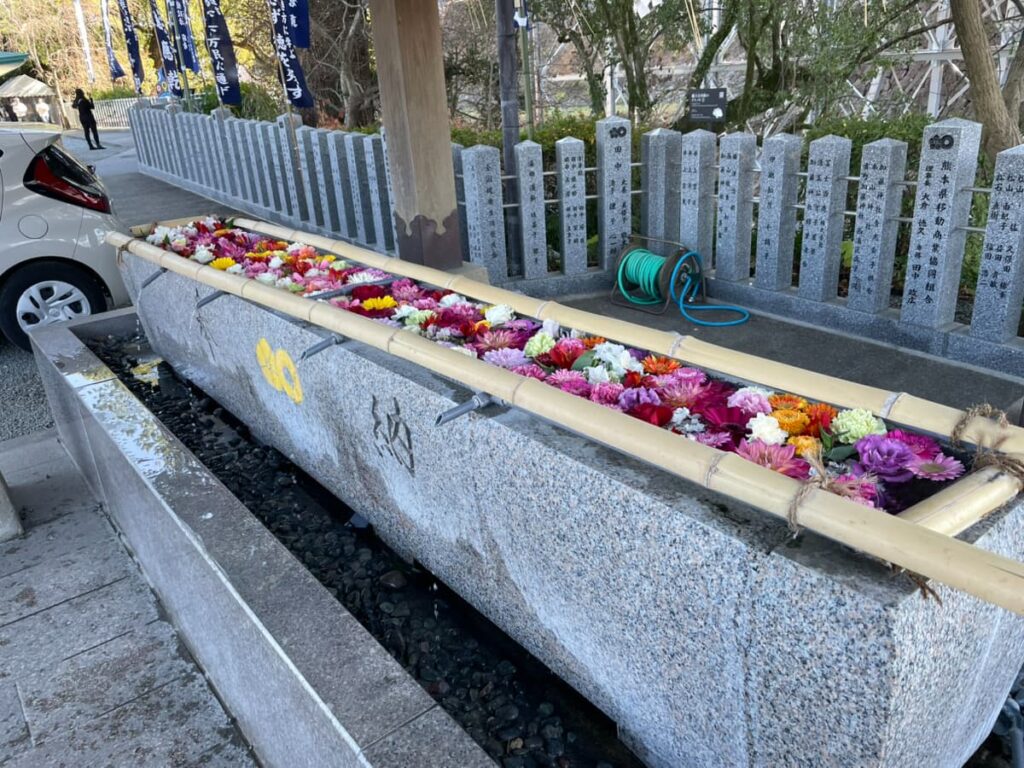 加藤神社手水の写真