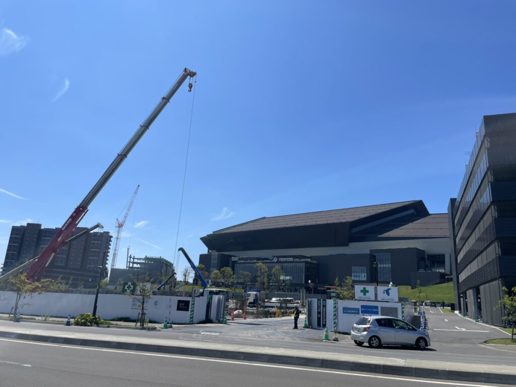 エスコン入り口付近の工事風景の写真