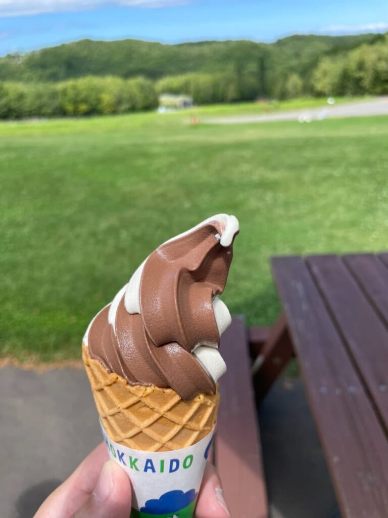 滝野すずらん丘陵公園で食べたプレミアムソフトクリーム