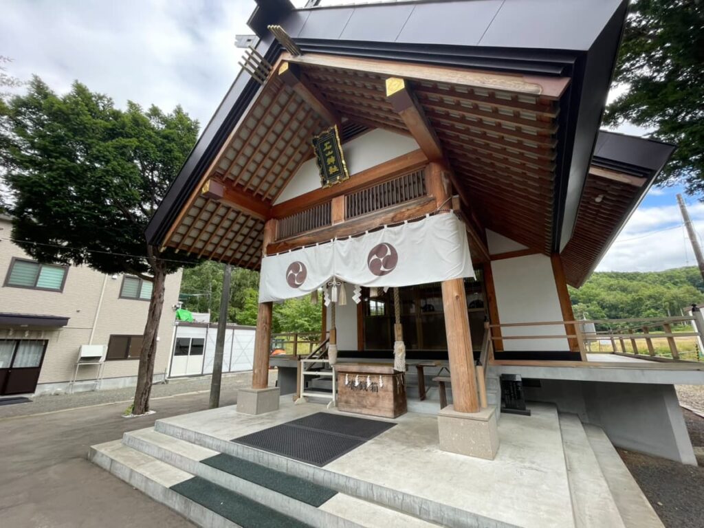 札幌市南区石山神社の社殿