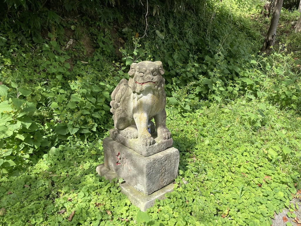 幌武意稲荷神社にあるもう一方の狛犬