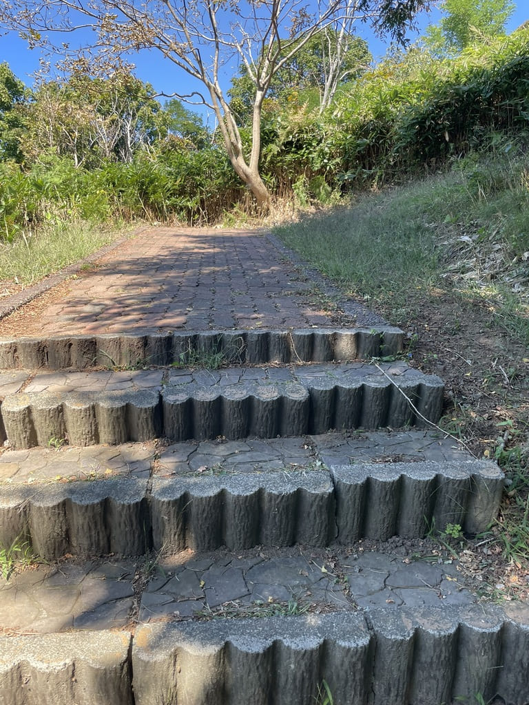 あいろーど厚田から恋人の聖地へ向かう歩道
