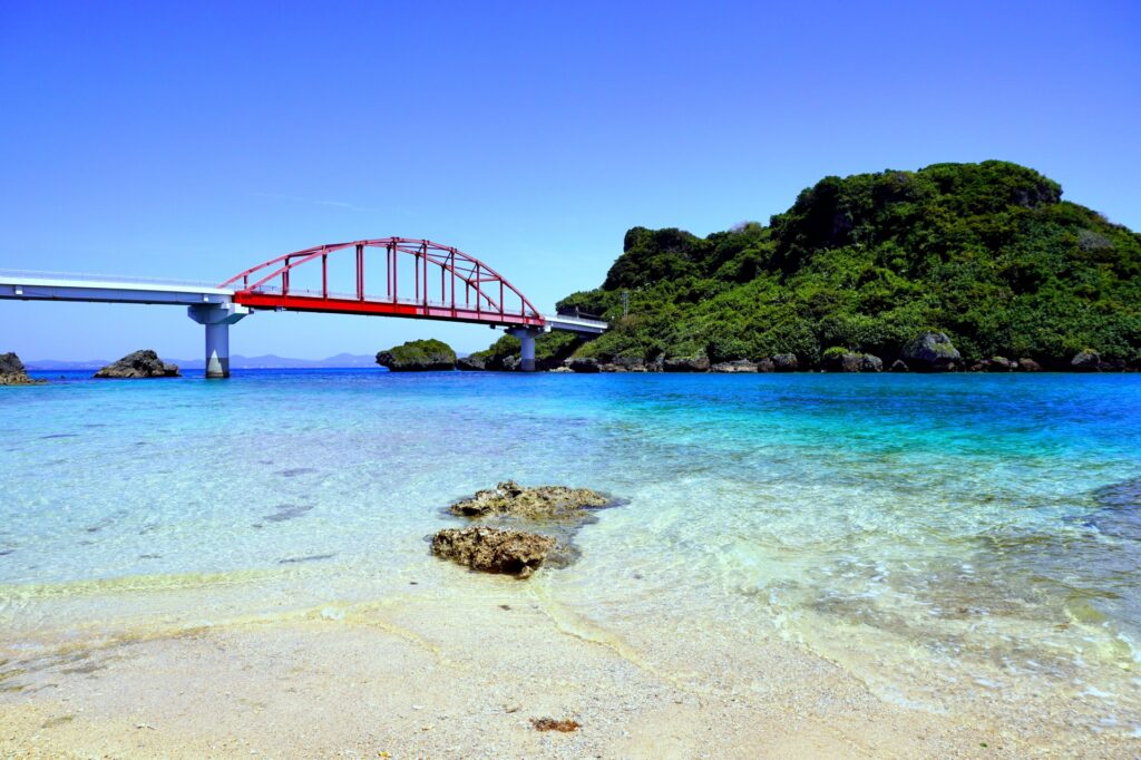 うるま市のビーチ風景