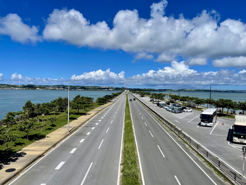 うるま市の海中道路