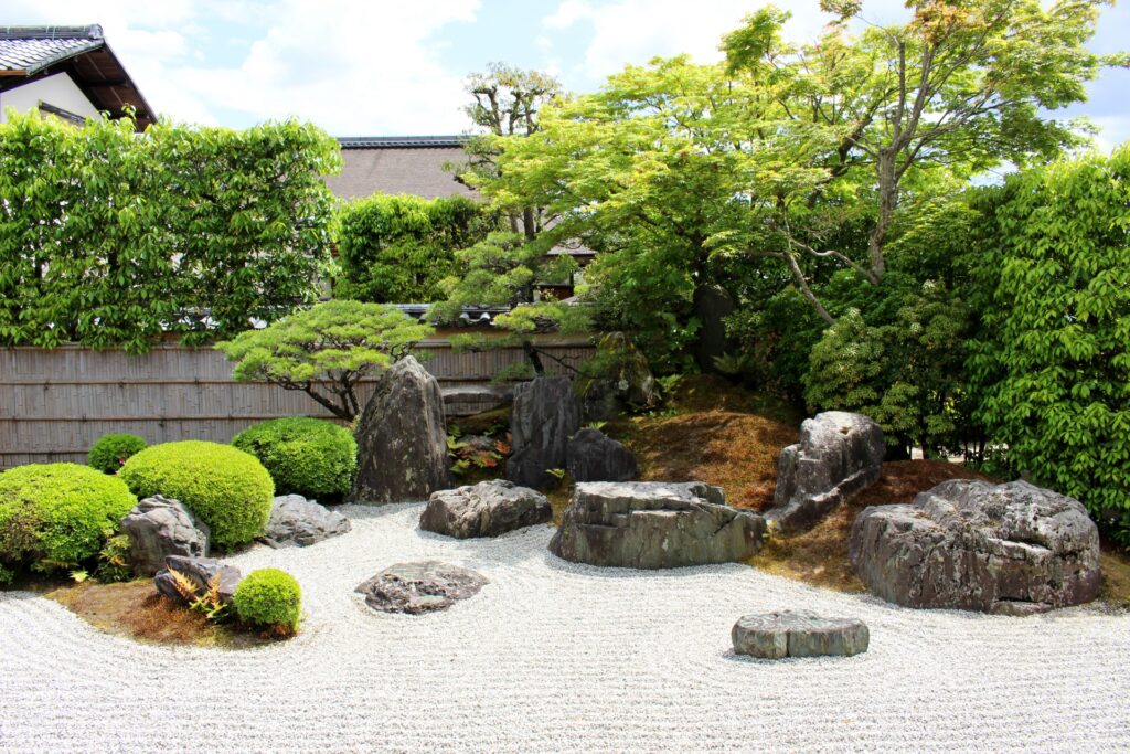 京都市北区の大徳寺の庭園