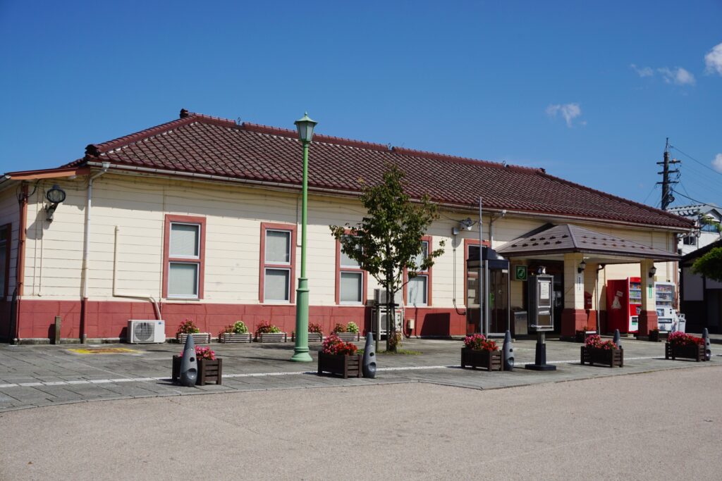 富山市八尾町の八尾駅