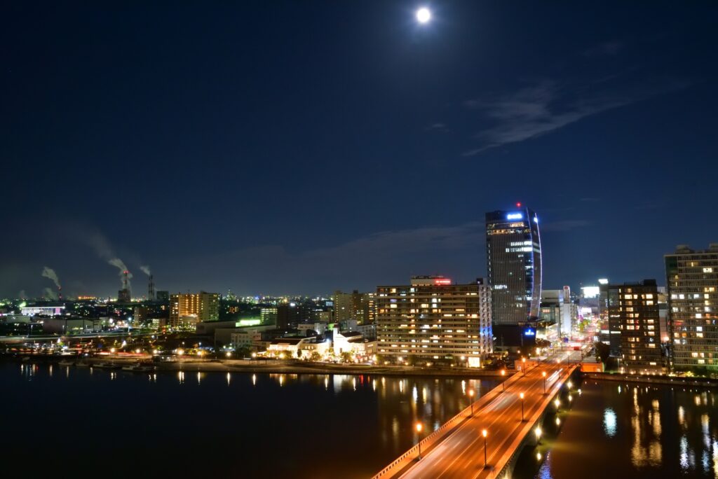 新潟市萬代橋と夜景