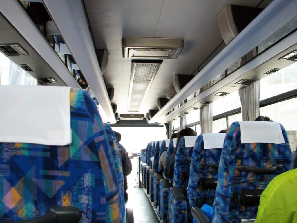 岐阜県各務原市のシャトルバスの車内 岐阜県各務原市のシャトルバスの車内