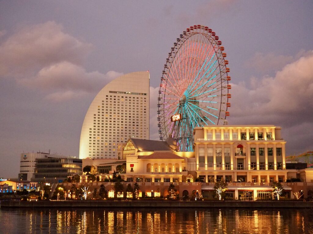 神奈川県横浜市南区の大岡川沿いの夕暮れ 神奈川県横浜市南区の大岡川沿いの夕暮れ