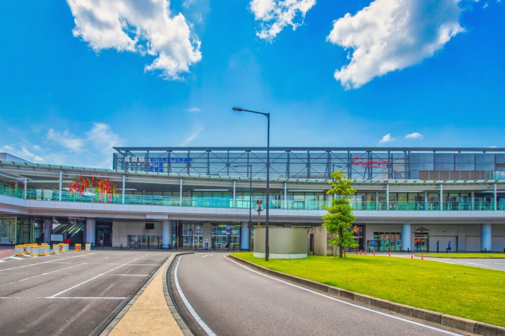 高岡市の高岡駅
