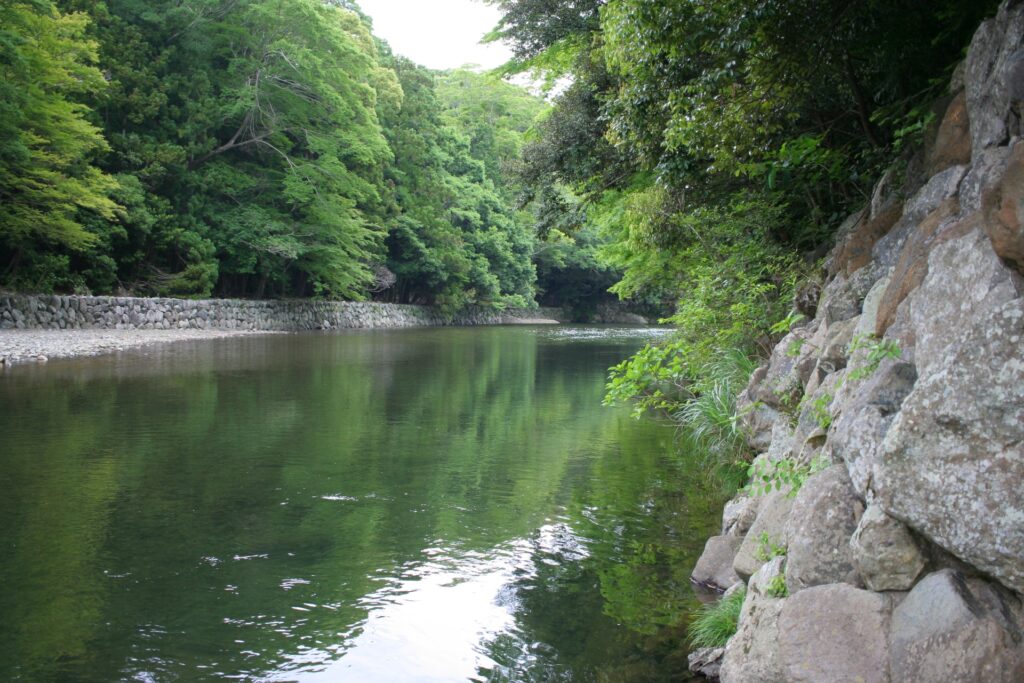 三重県伊勢市の五十鈴川