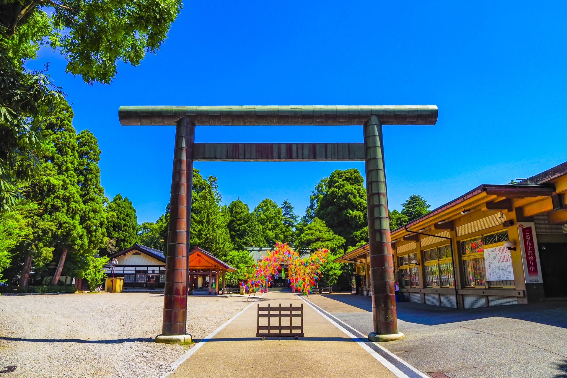 高岡市の射水神社の鳥居