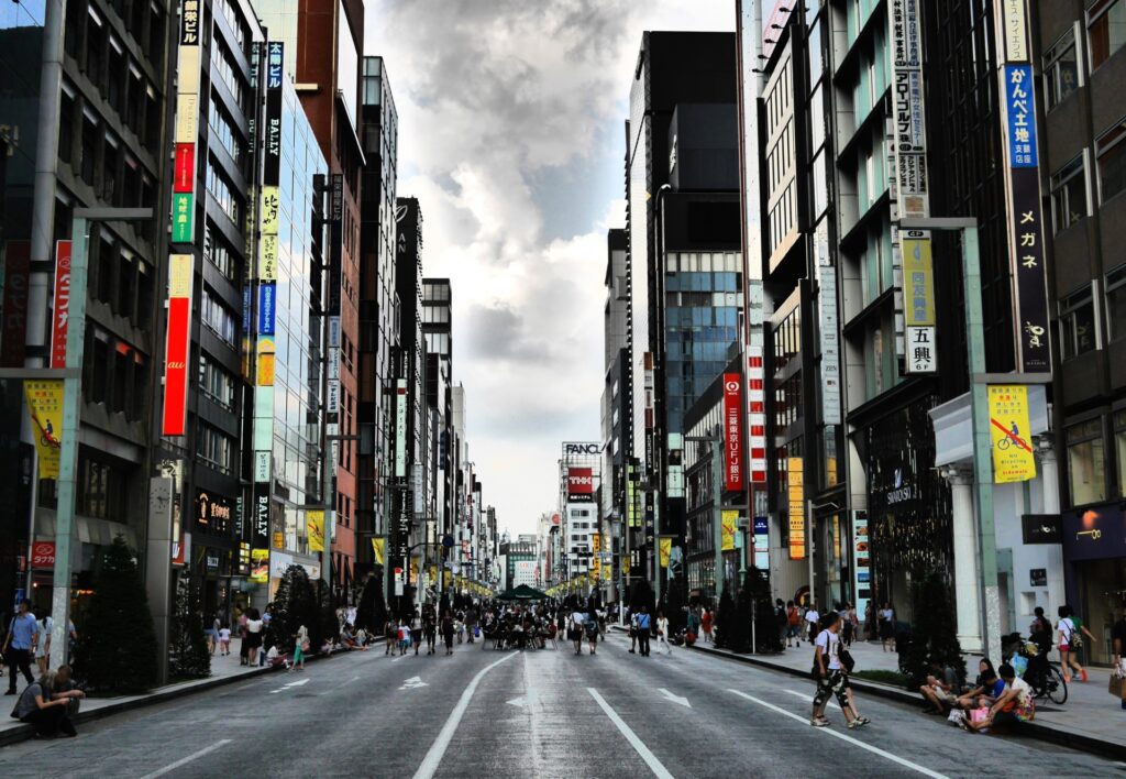 東京都中央区の銀座の歩行者天国