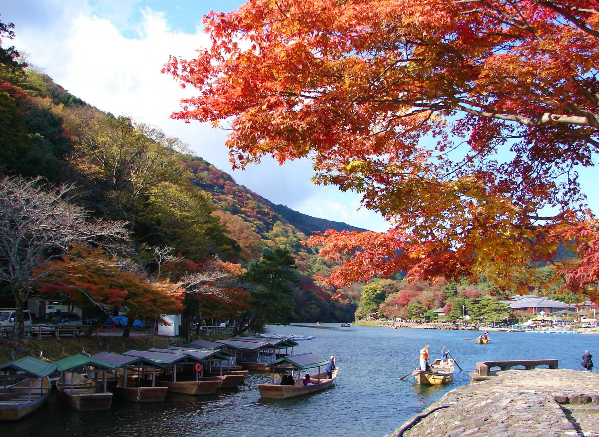 京都市右京区の嵐山と紅葉