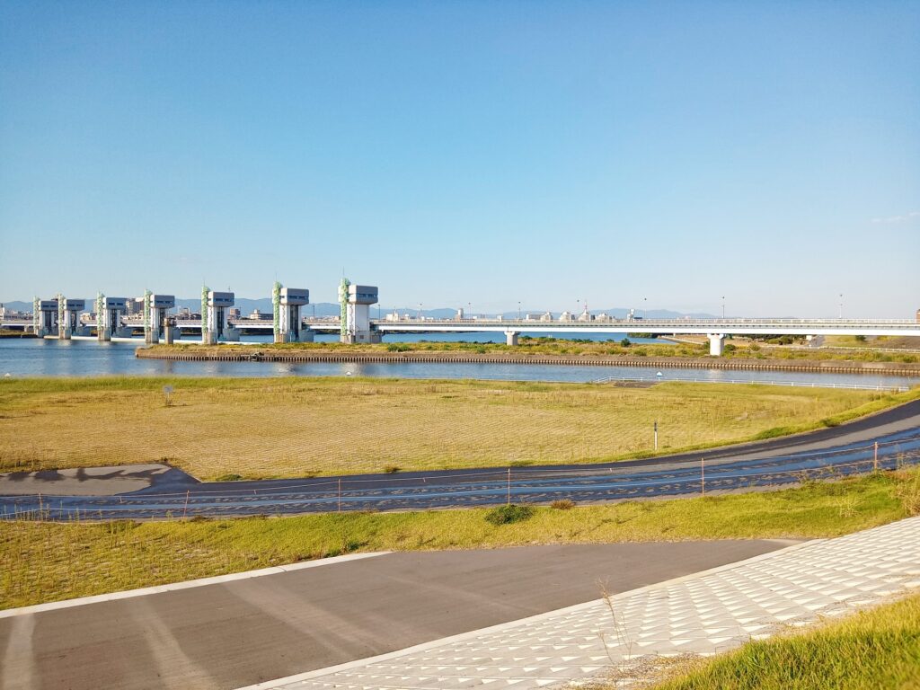 大阪府大阪市淀川区の淀川河川敷