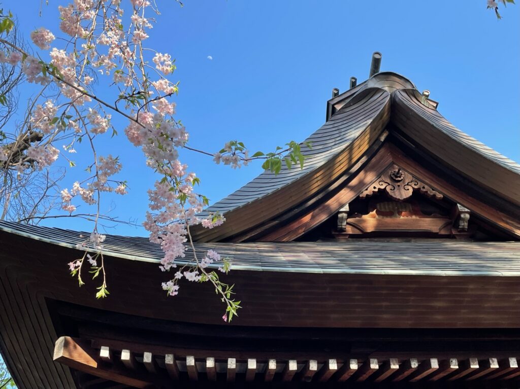 神奈川県横浜市南区の弘明寺観音の屋根