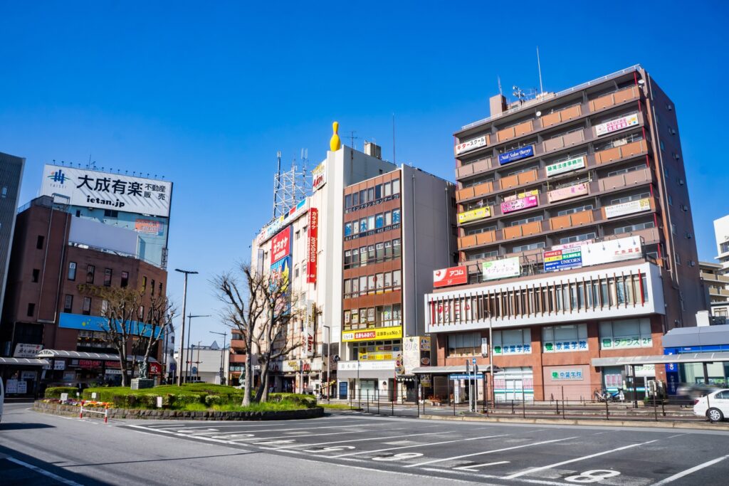 千葉市稲毛区の稲毛駅前の街並み