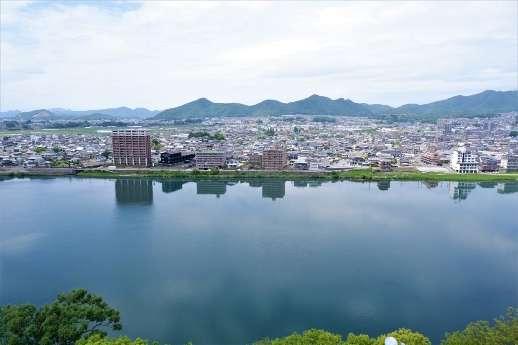 岐阜県各務原市の木曽川と各務原市内 岐阜県各務原市の木曽川と各務原市内