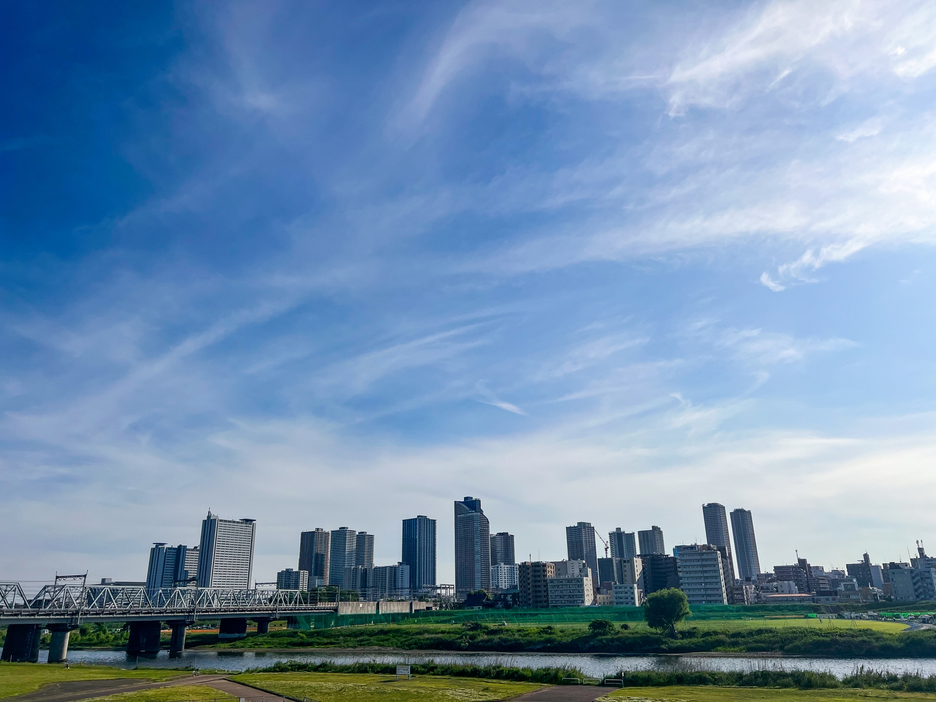 神奈川県川崎市多摩区のビル群