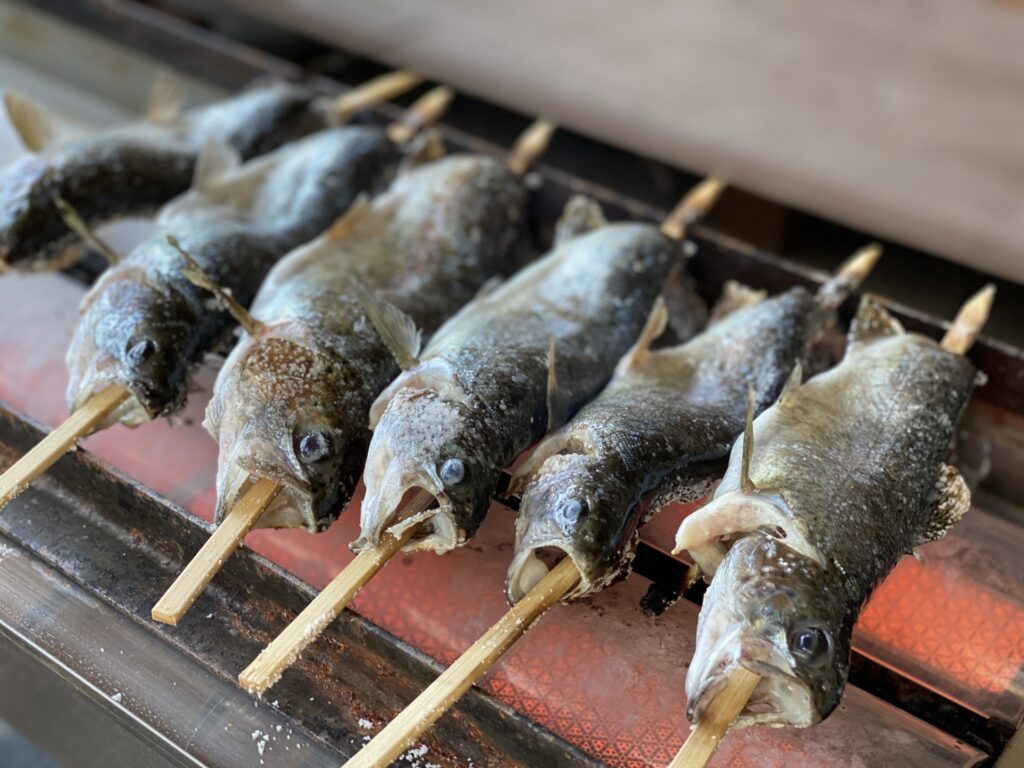 ニジマスの塩焼き 富士宮市のニジマス料理