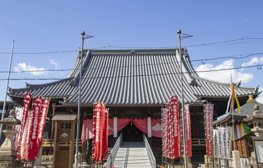 愛知県名古屋市の笠寺観音節分会の様子