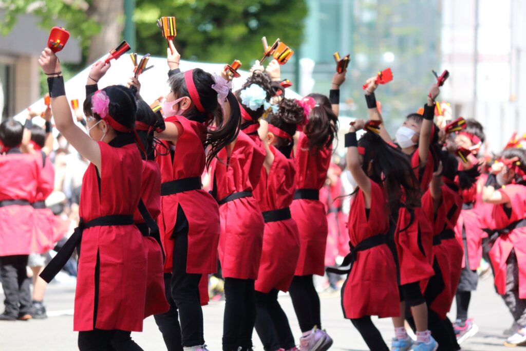 大阪府大阪市鶴見区の子供がダンスを踊る画像