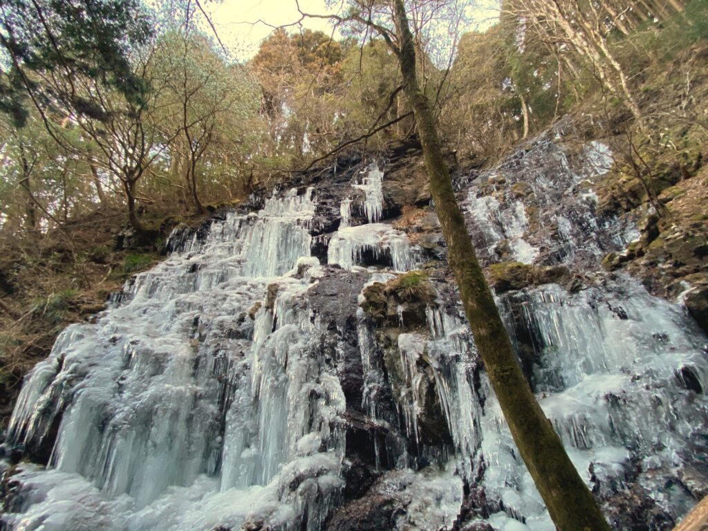 静岡県静岡市葵区の安部の大滝の氷瀑