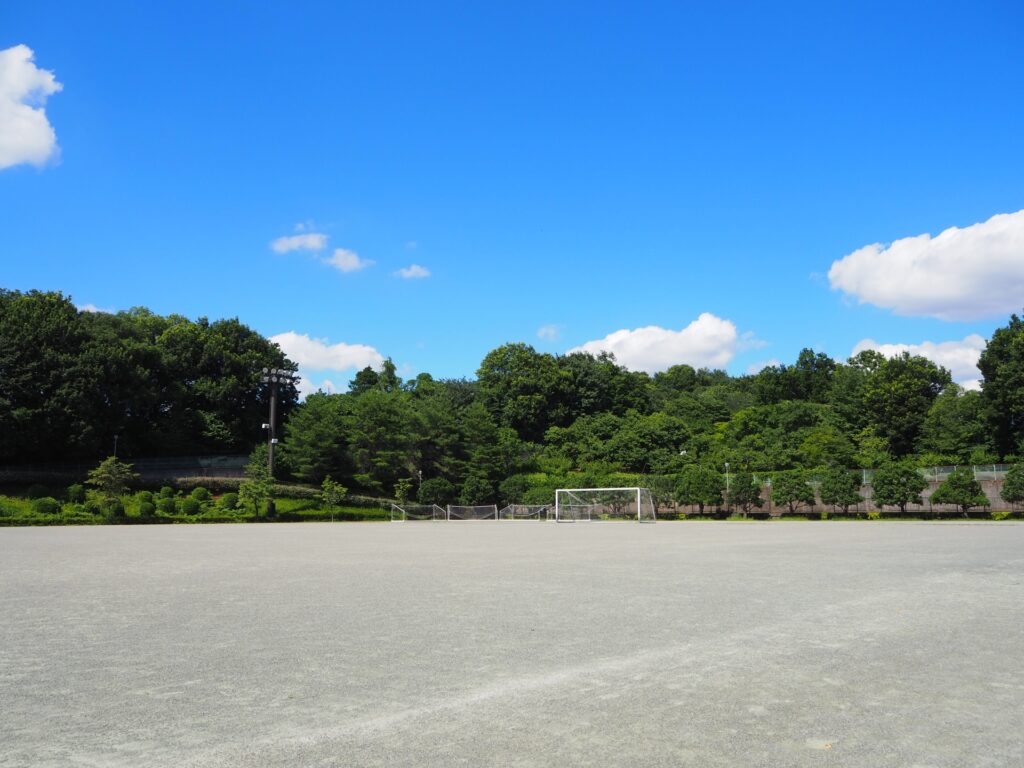 愛知県名古屋市の瑞穂運動場西公園の広場