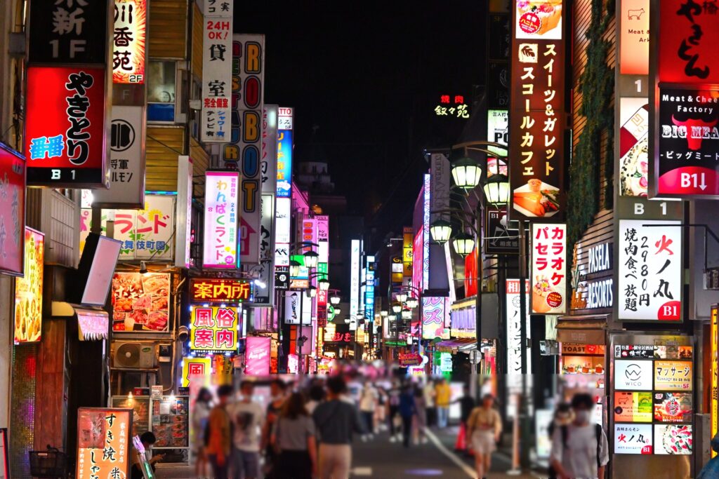 大阪府門真市の夜の商店街