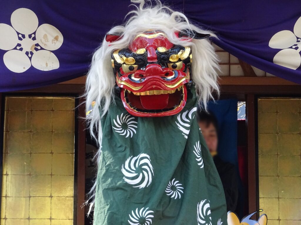 獅子舞の様子