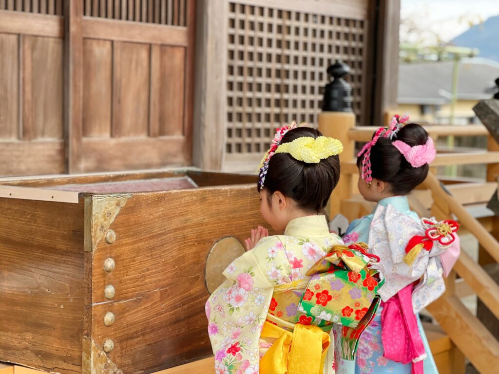 相模原市中央区の亀ヶ池八幡宮での七五三