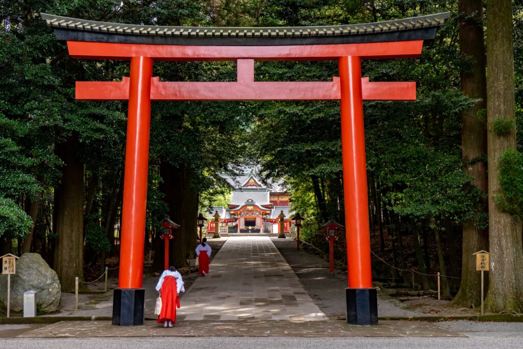 霧島神宮の巫女