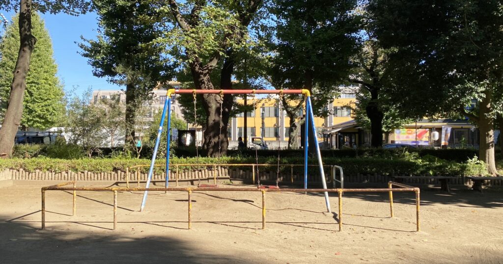 生野中央公園の広場 大阪市生野区の生野中央公園
