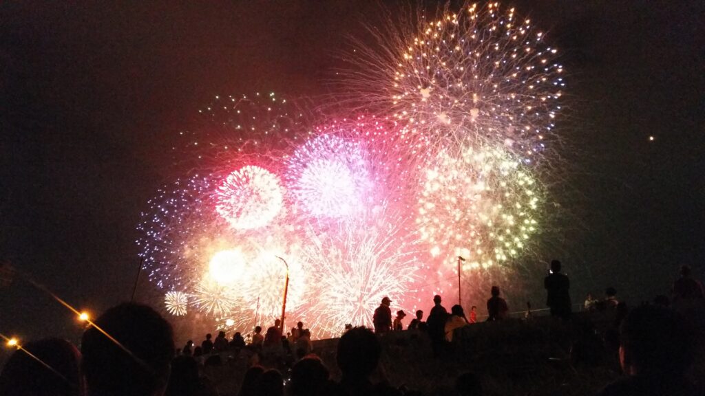 千葉県市川市の江戸川花火大会