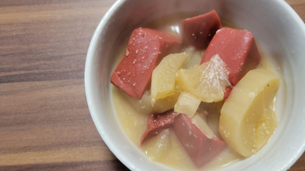 滋賀県東近江市の赤コンニャク料理 滋賀県東近江市の赤コンニャク料理
