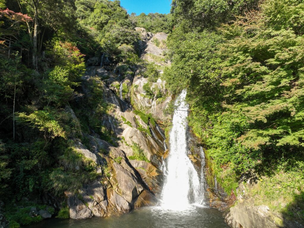 唐津市の見帰りの滝