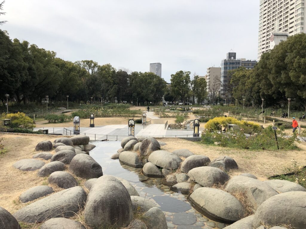 大阪市西区の街並みと靱公園