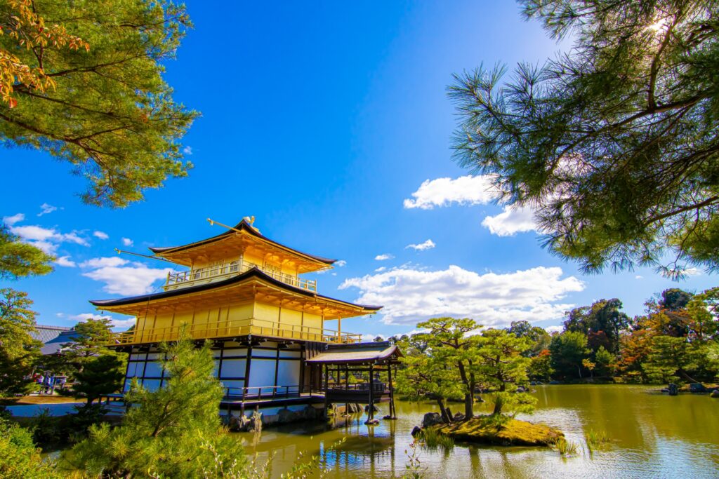京都市北区の鏡湖池