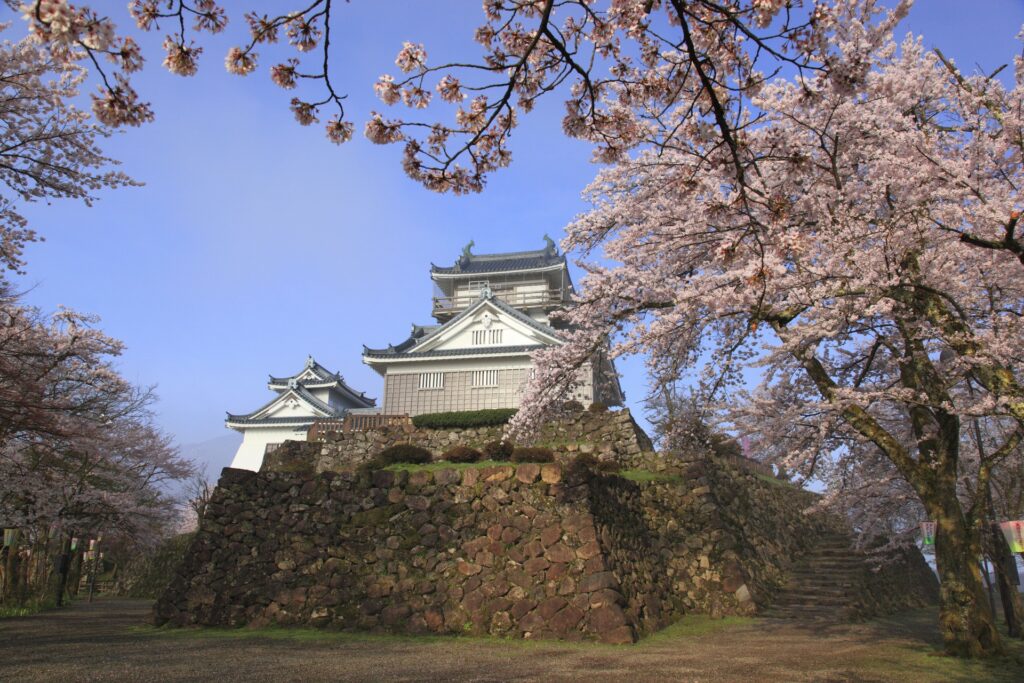 福岡県大野城市の桜と大野城