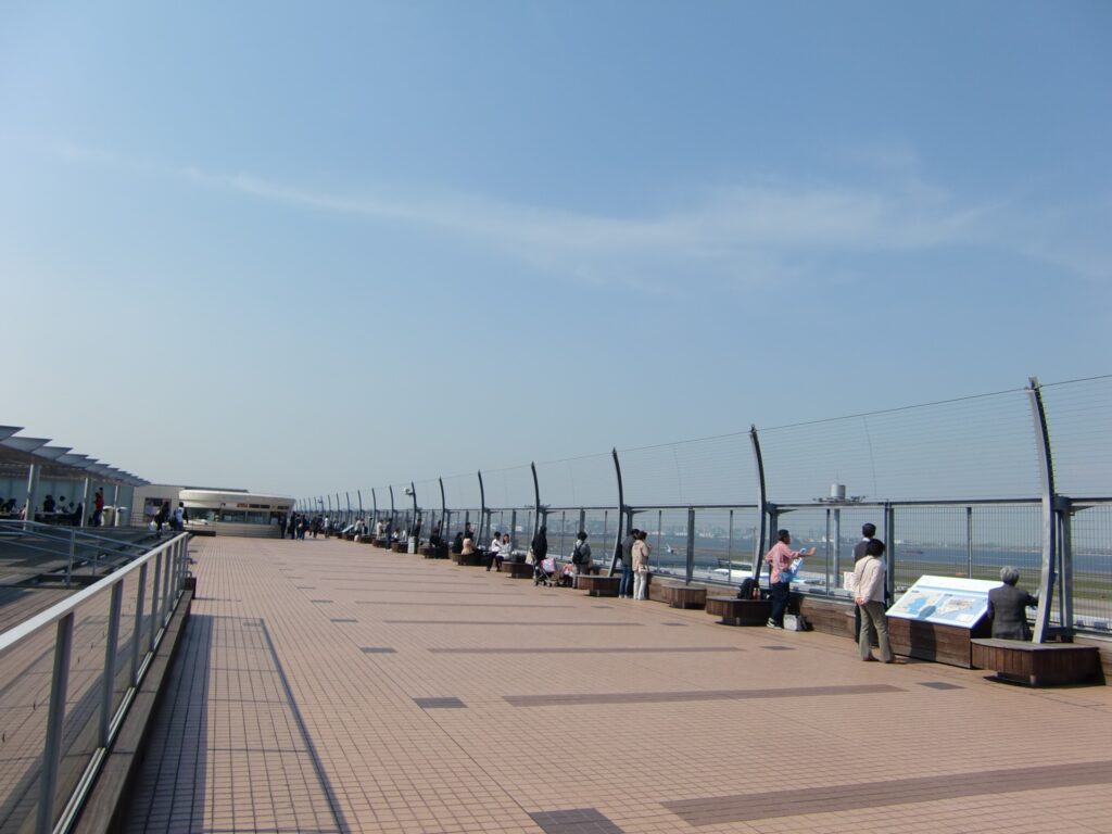 大田区の羽田空港の展望デッキ 