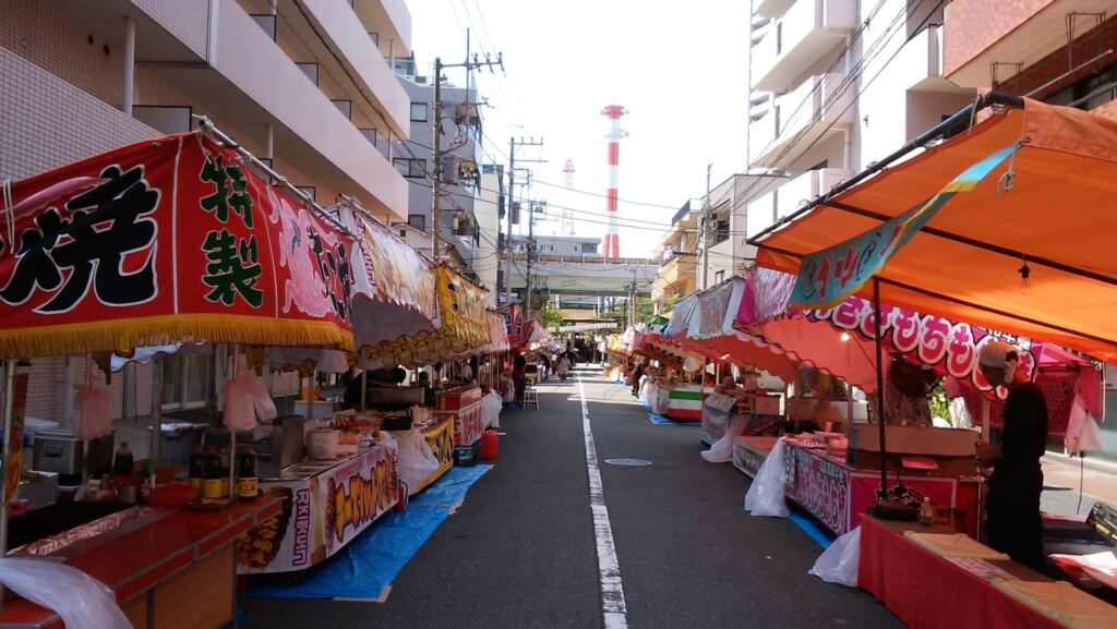神奈川県横浜市の区民まつりの会場風景