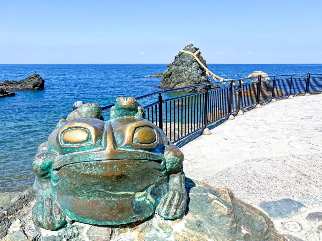 伊勢市の二見浦の夫婦岩