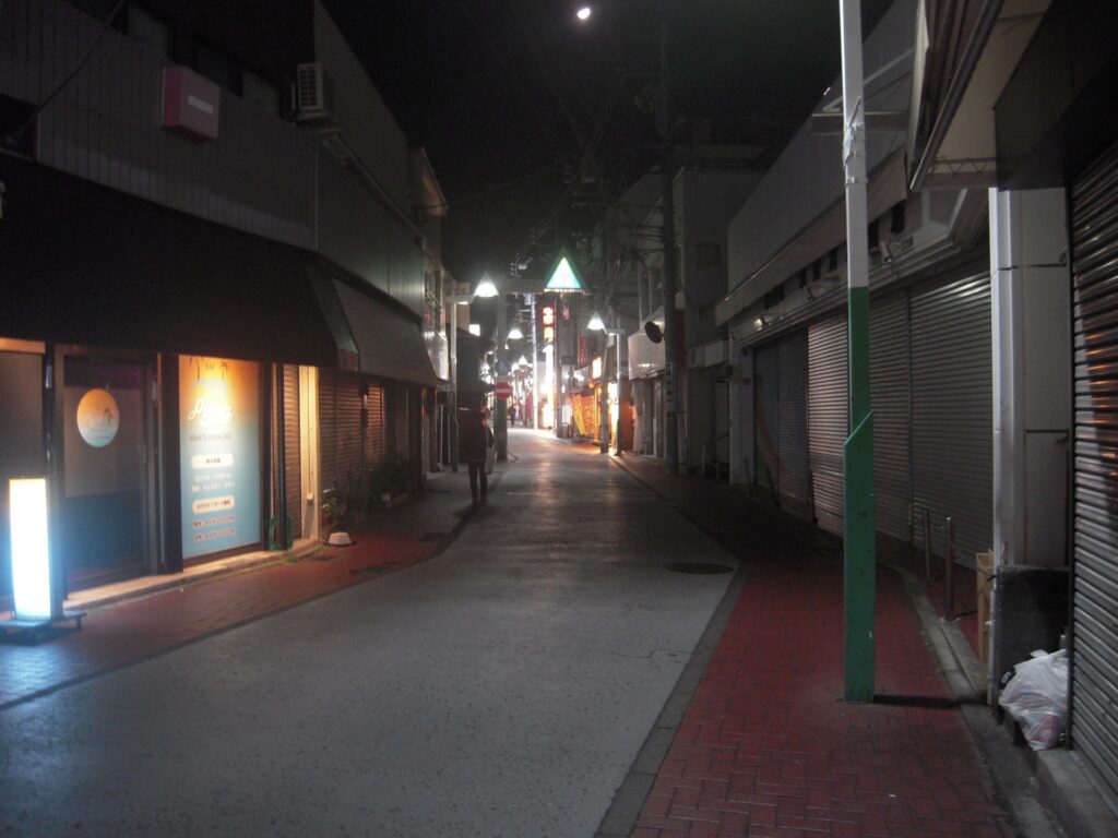 神奈川県横浜市の杉田商店街の街並み