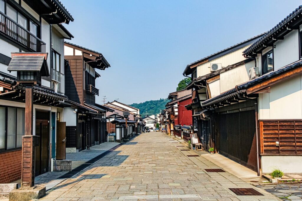 富山市八尾町の街並み
