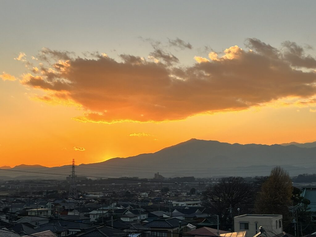 神奈川県座間市の夕日の座間神社からの映像
